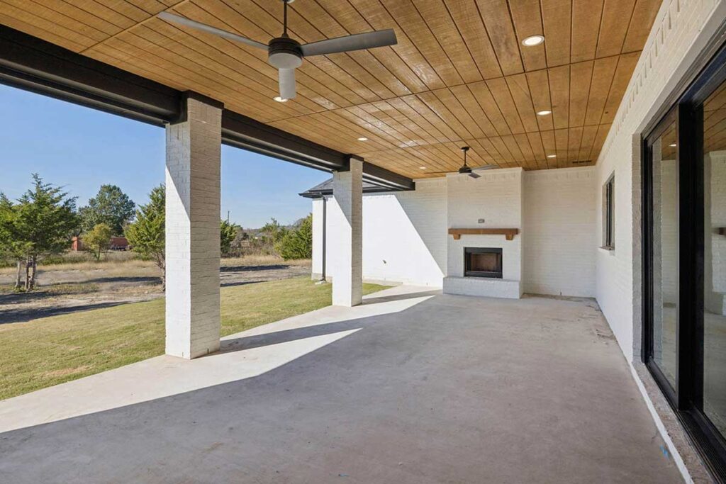 Living rooms + Dining Areas